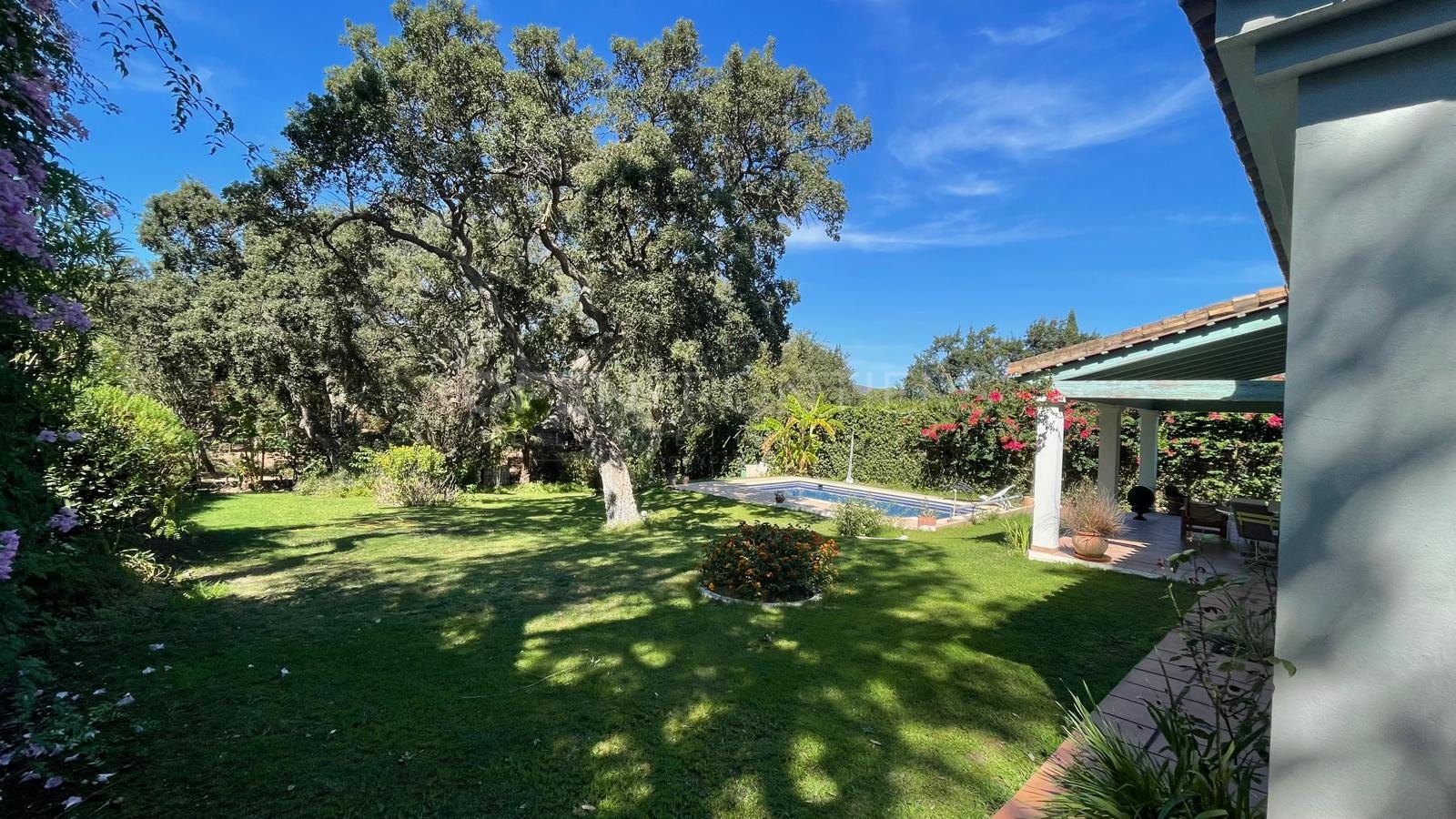 Charmante westgerichte villa in Zona C, Sotogrande Alto