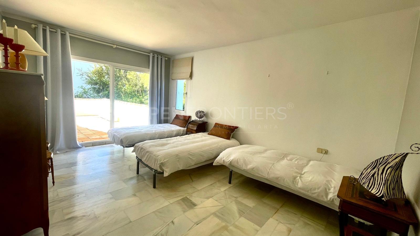 Charmante westgerichte villa in Zona C, Sotogrande Alto