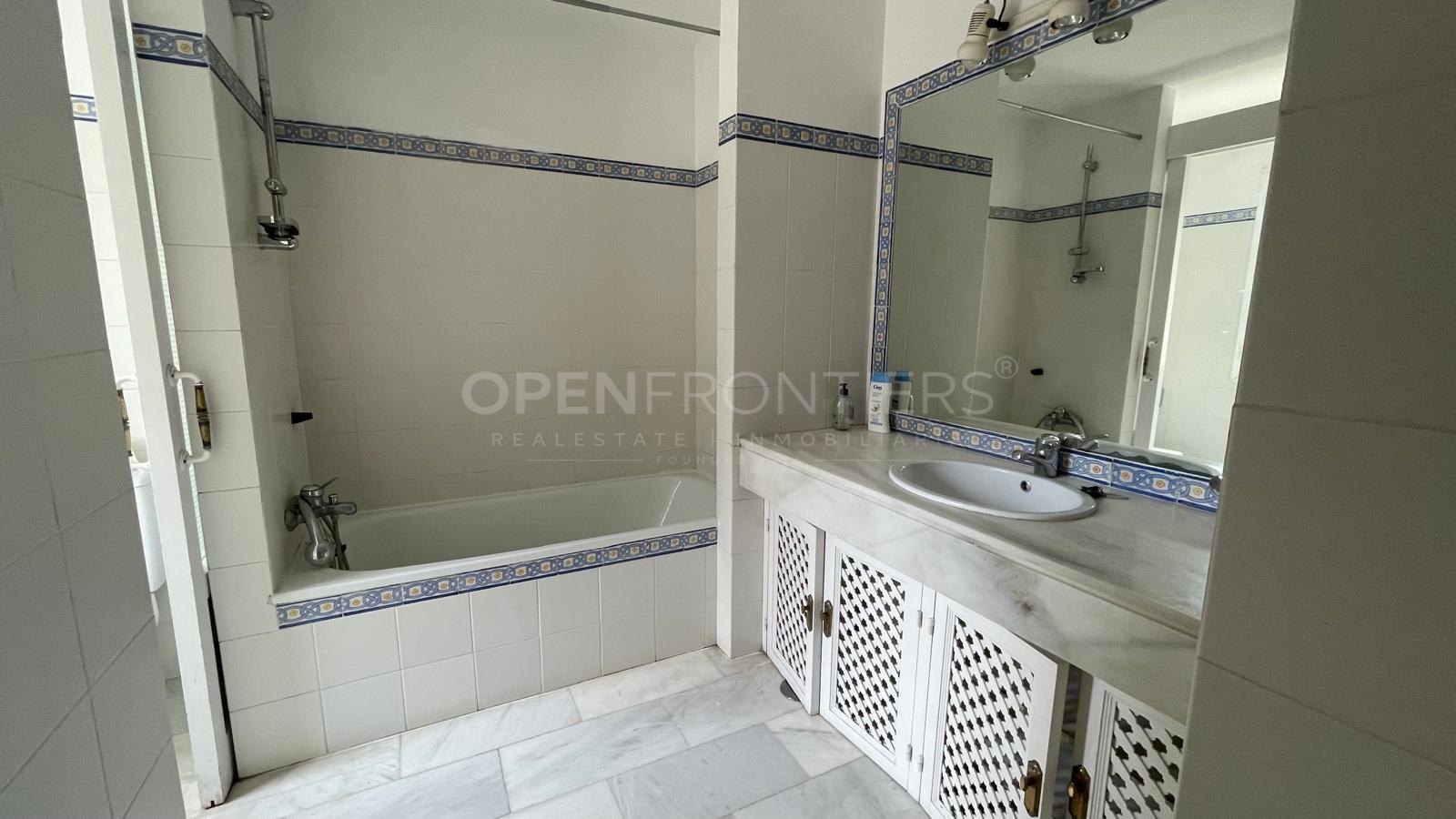 Charmante westgerichte villa in Zona C, Sotogrande Alto