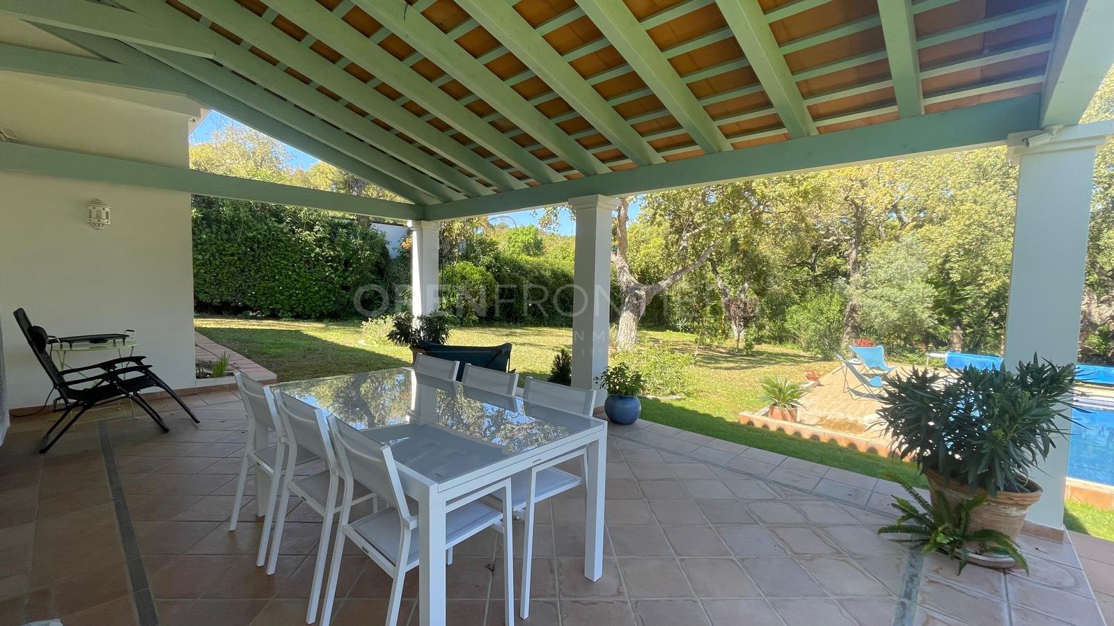 Charmante westgerichte villa in Zona C, Sotogrande Alto