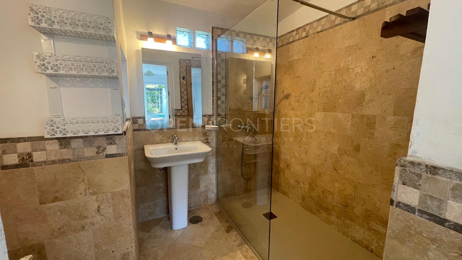 Charmante westgerichte villa in Zona C, Sotogrande Alto