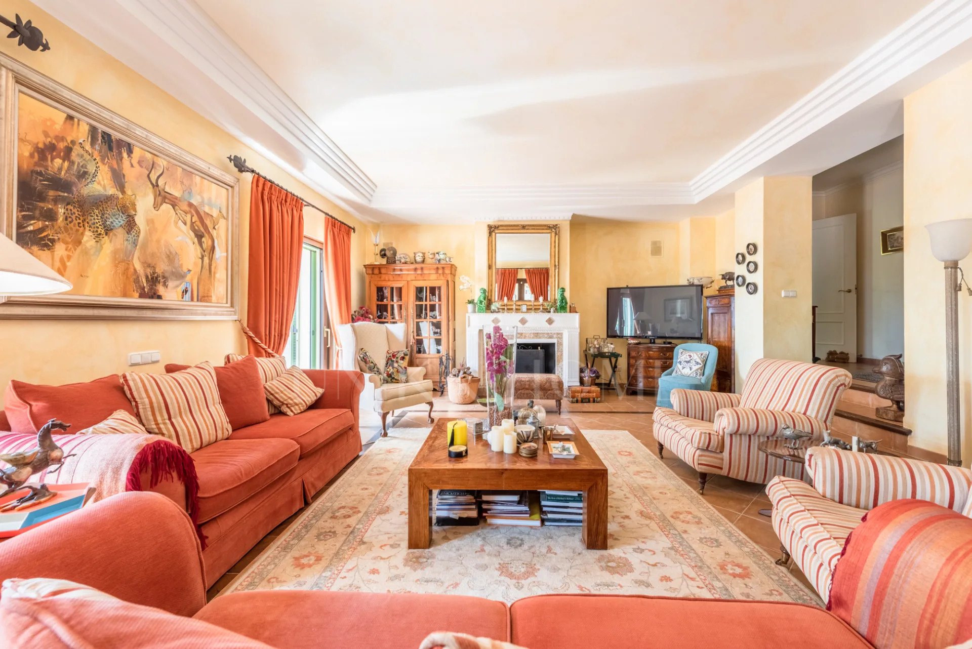 Amplia Villa de 9 dormitorios con vistas panorámicas en Sotogrande Alto