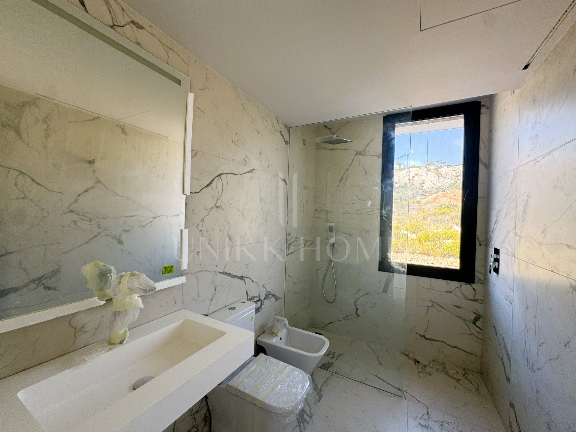 Villa Ebony de Lago Architects en venta en La Reserva, Sotogrande