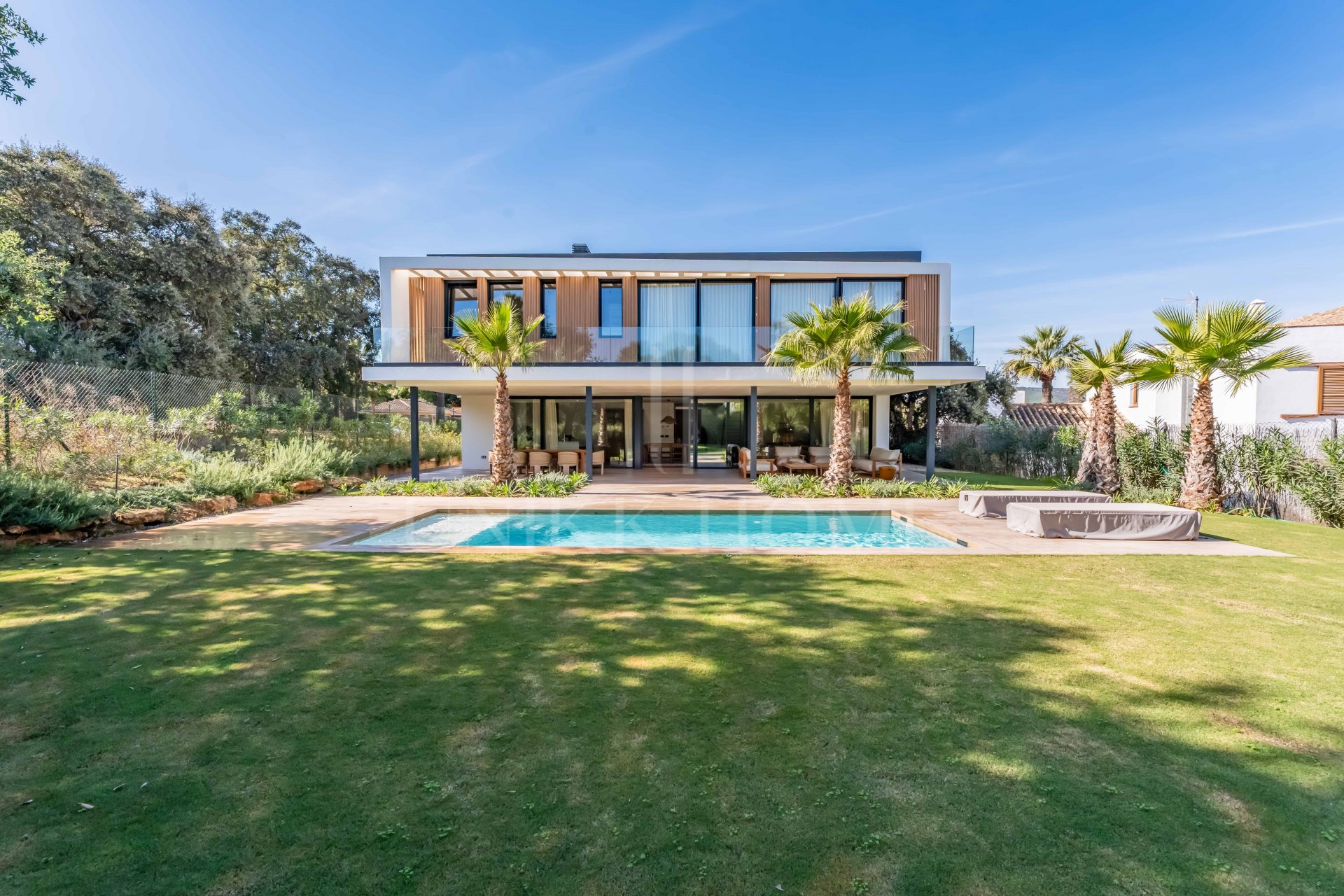 Villa KOA de Lago Architects: nueva construcción en venta en Sotogrande