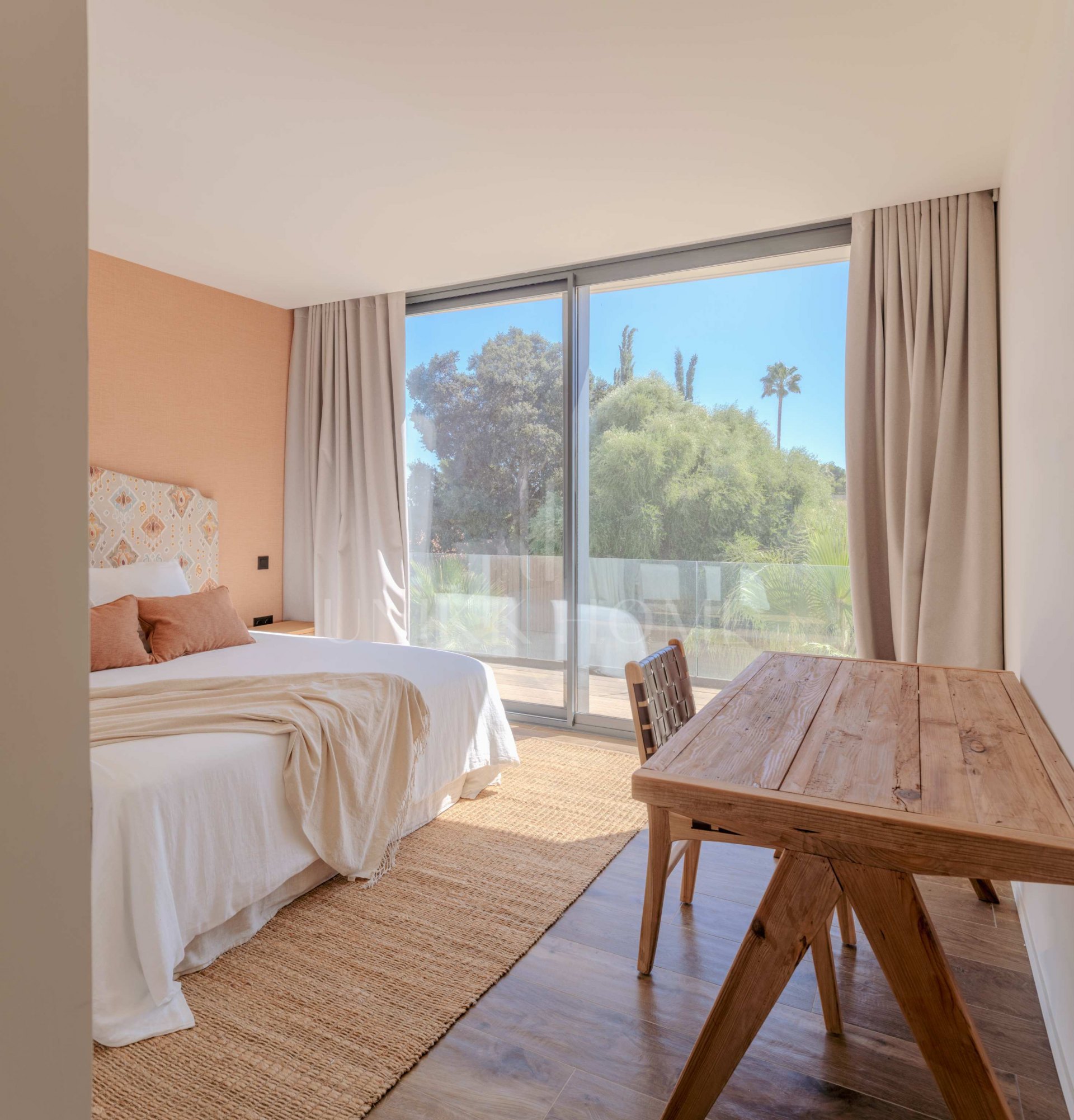 Villa KOA de Lago Architects: New build villa for sale in Sotogrande Costa