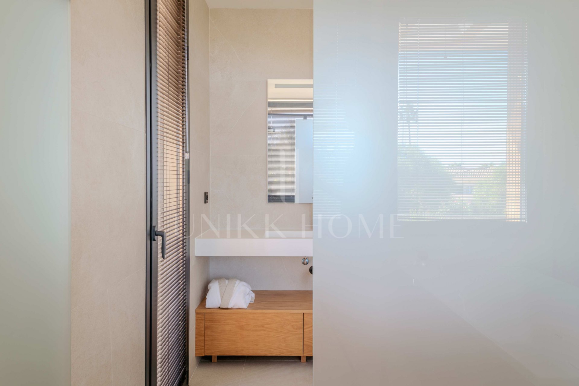 Villa KOA de Lago Architects: New build villa for sale in Sotogrande Costa