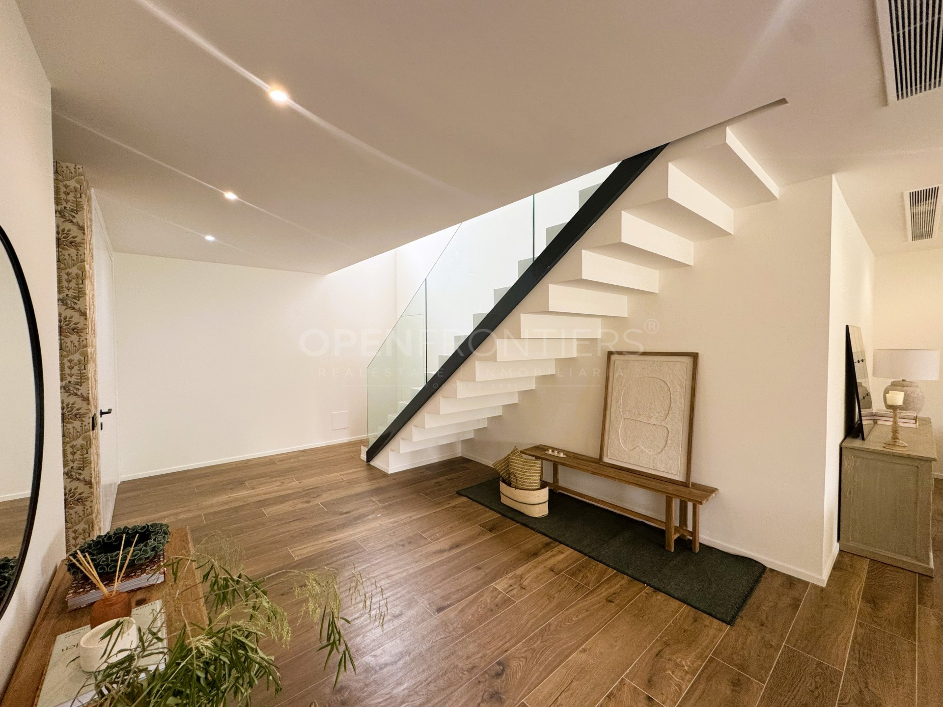 Villa KOA : Maison moderne de luxe neuve à vendre à Sotogrande Costa – signée Lago Architects