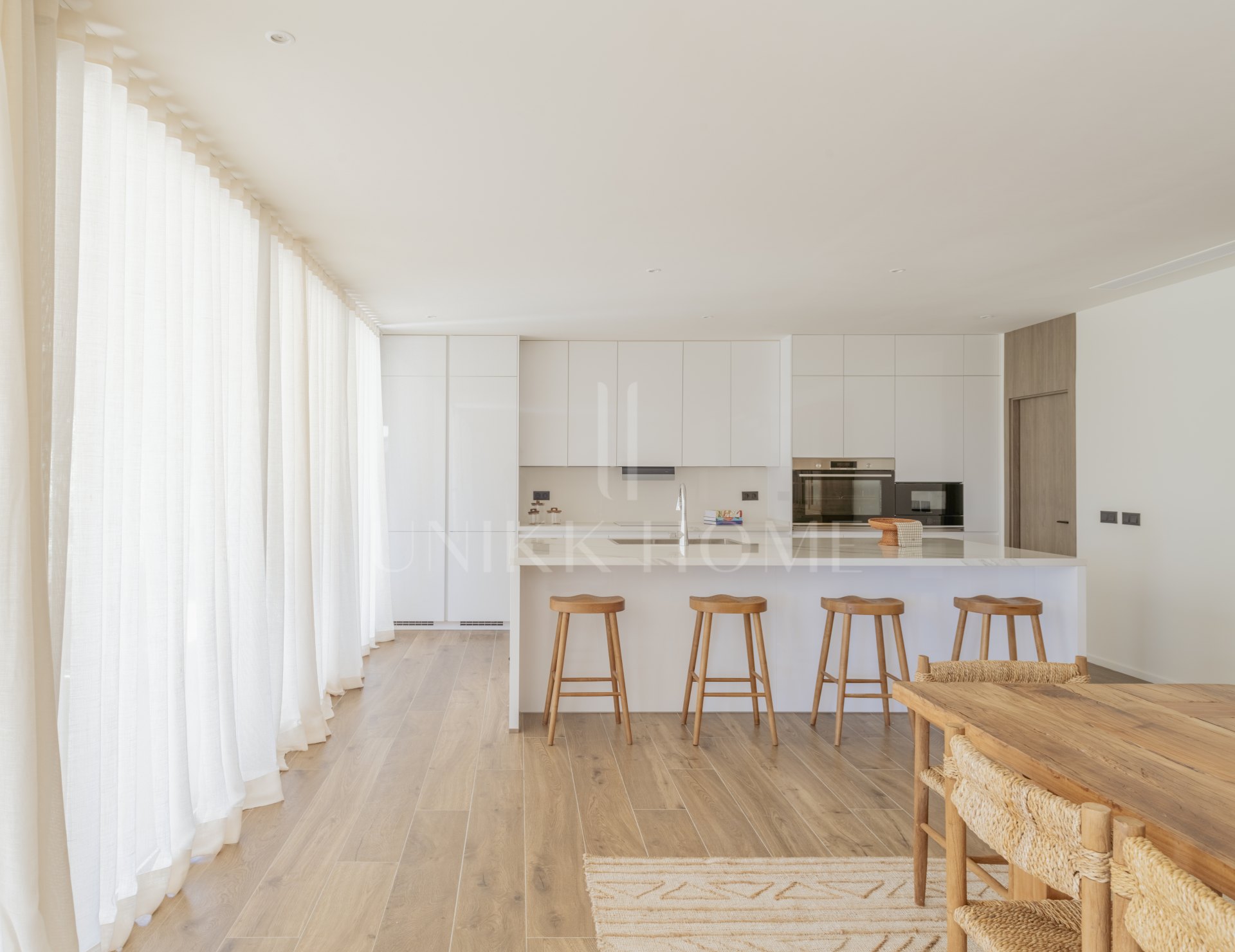 Villa KOA de Lago Architects: New build villa for sale in Sotogrande Costa