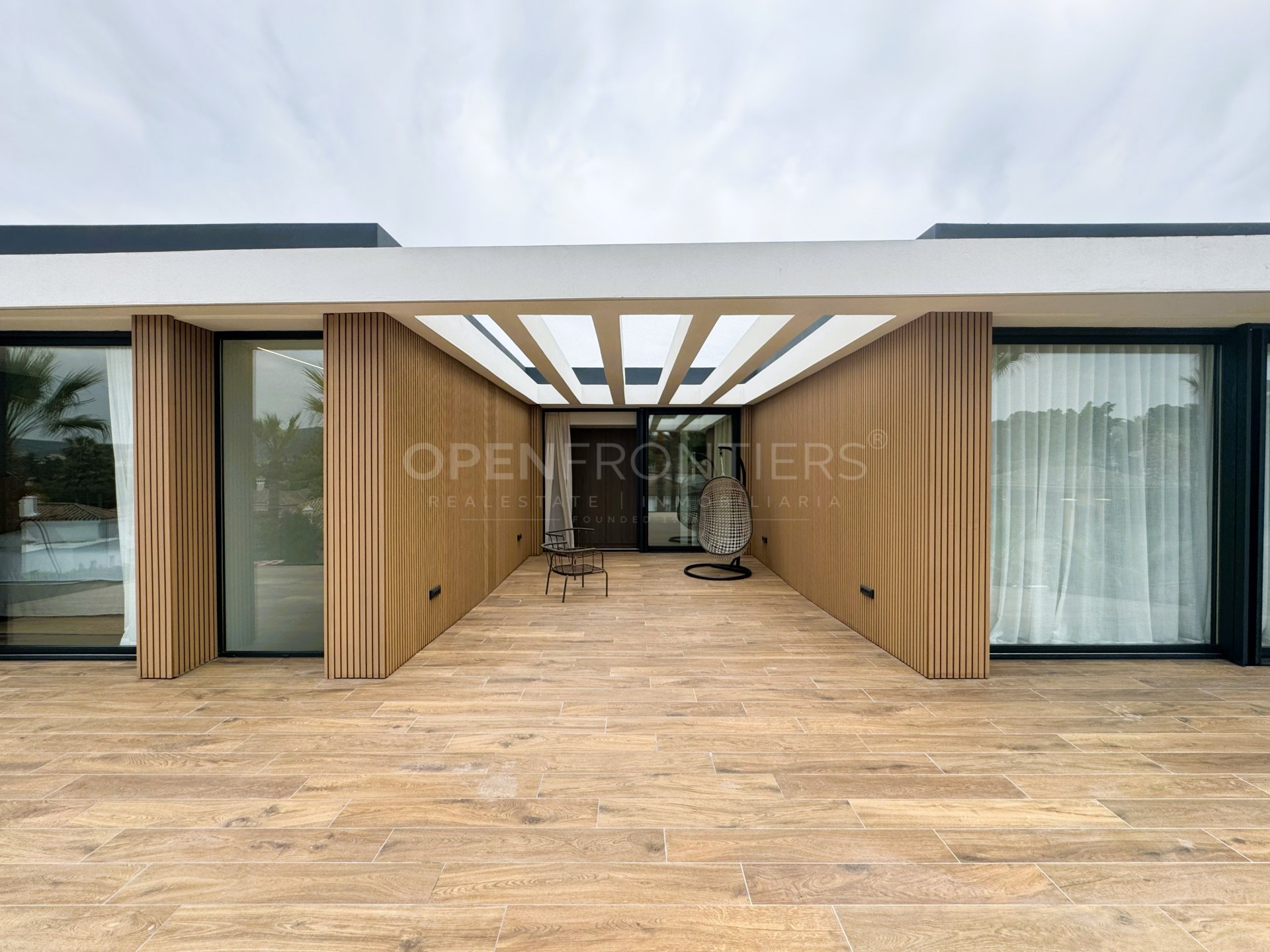 Villa KOA : Maison moderne de luxe neuve à vendre à Sotogrande Costa – signée Lago Architects