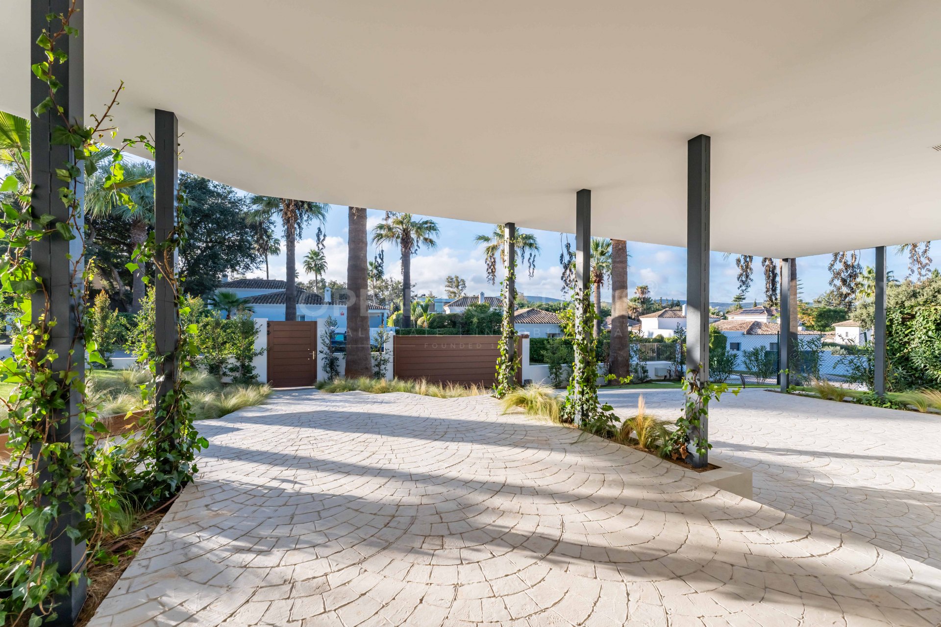 Villa KOA de Lago Architects: nueva construcción en venta en Sotogrande