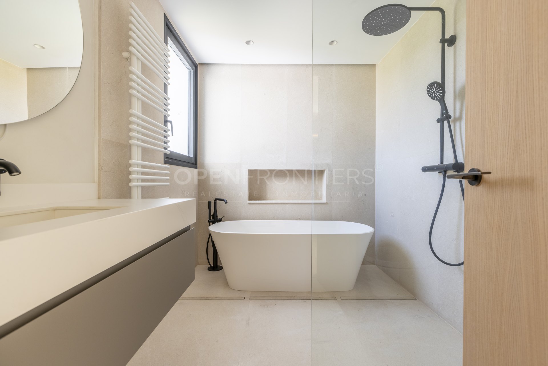 New Build Villa with Spectacular Sea and Golf Views in Sotogrande Alto