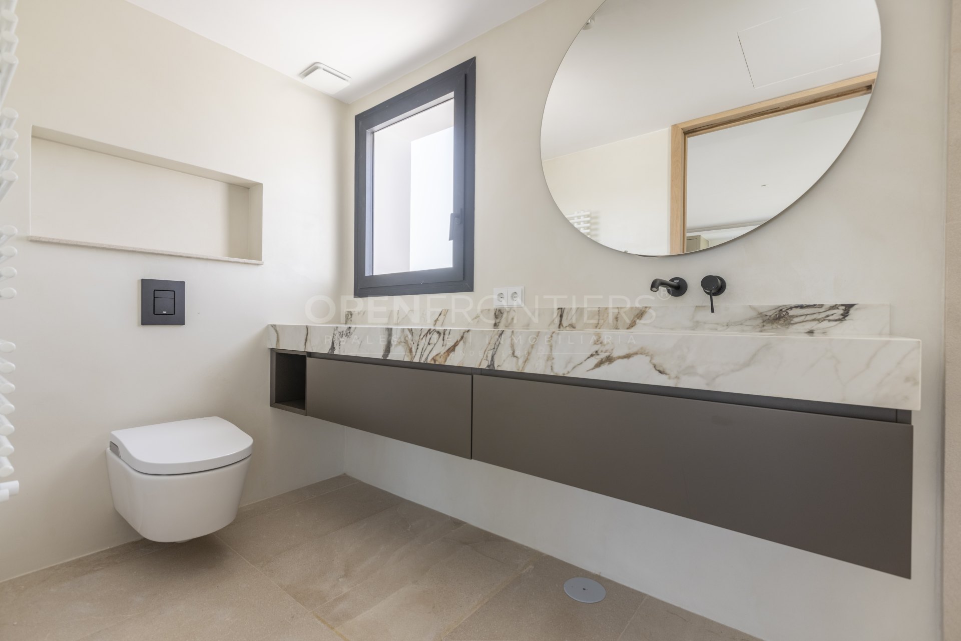 New Build Villa with Spectacular Sea and Golf Views in Sotogrande Alto