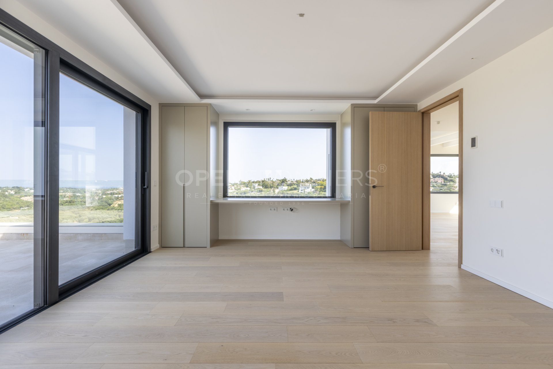 New Build Villa with Spectacular Sea and Golf Views in Sotogrande Alto