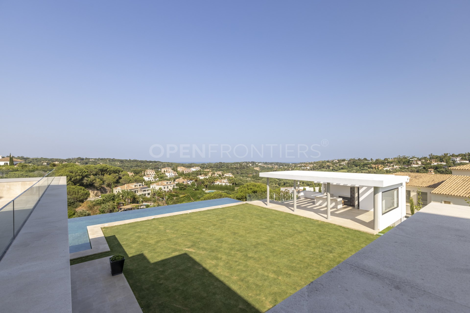 New Build Villa with Spectacular Sea and Golf Views in Sotogrande Alto