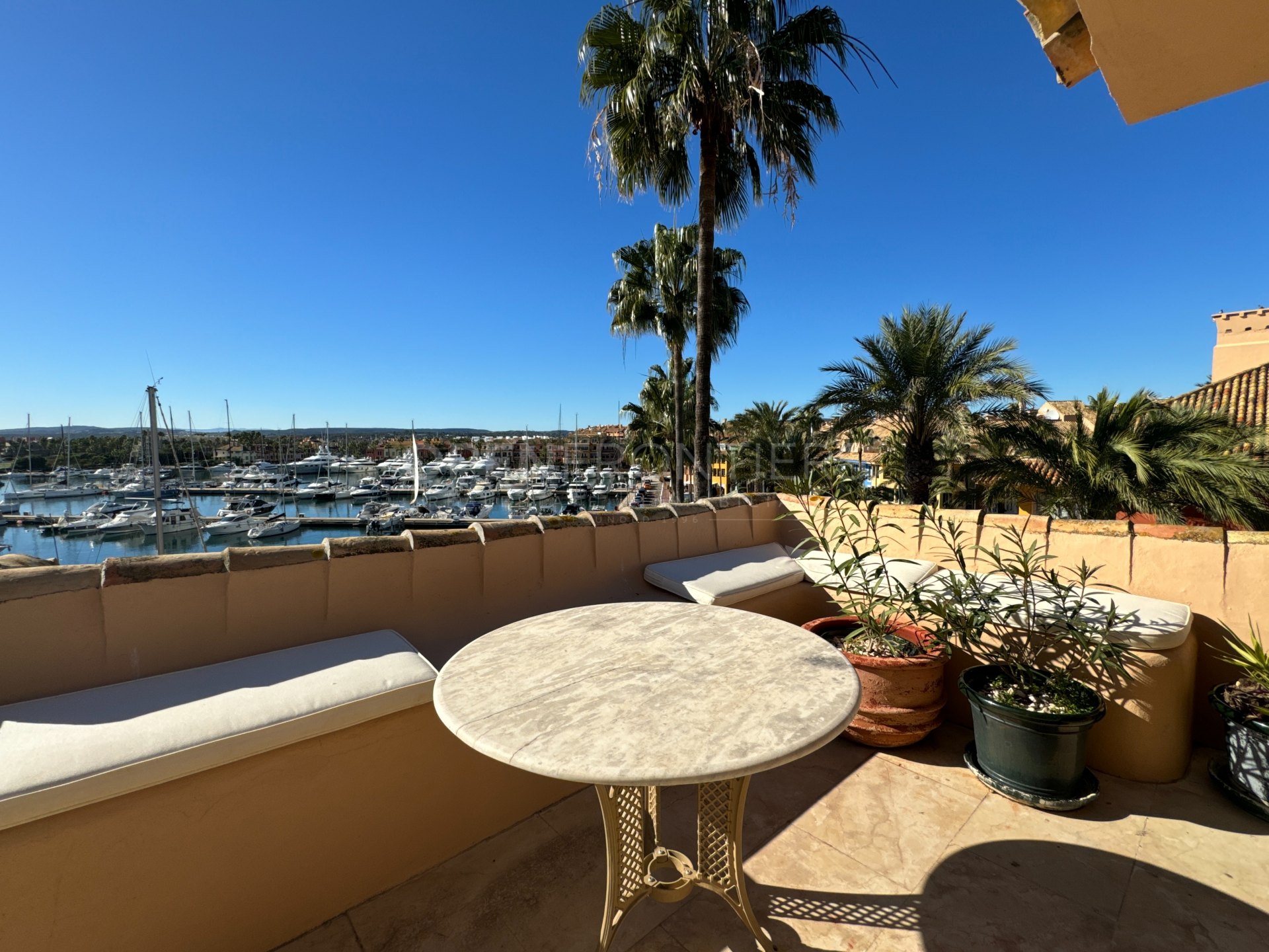 Stunning Penthouse in Sotogrande Port