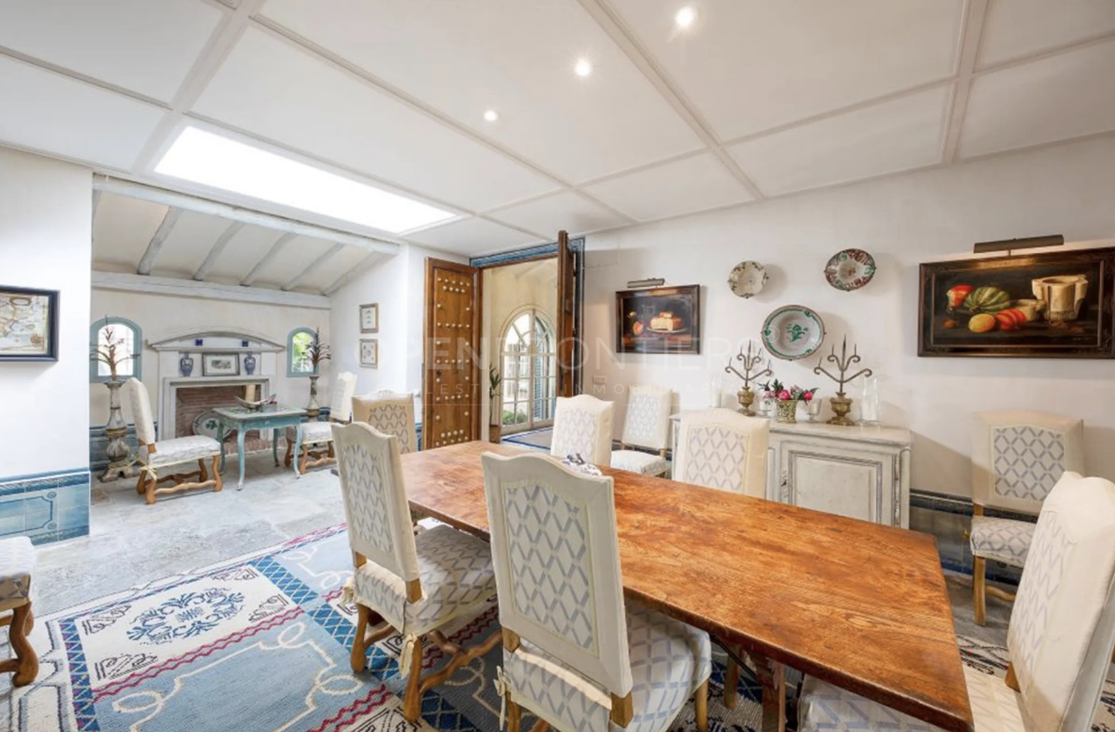 Luxury frontline Valderrama villa with extensive plot in Sotogrande Alto