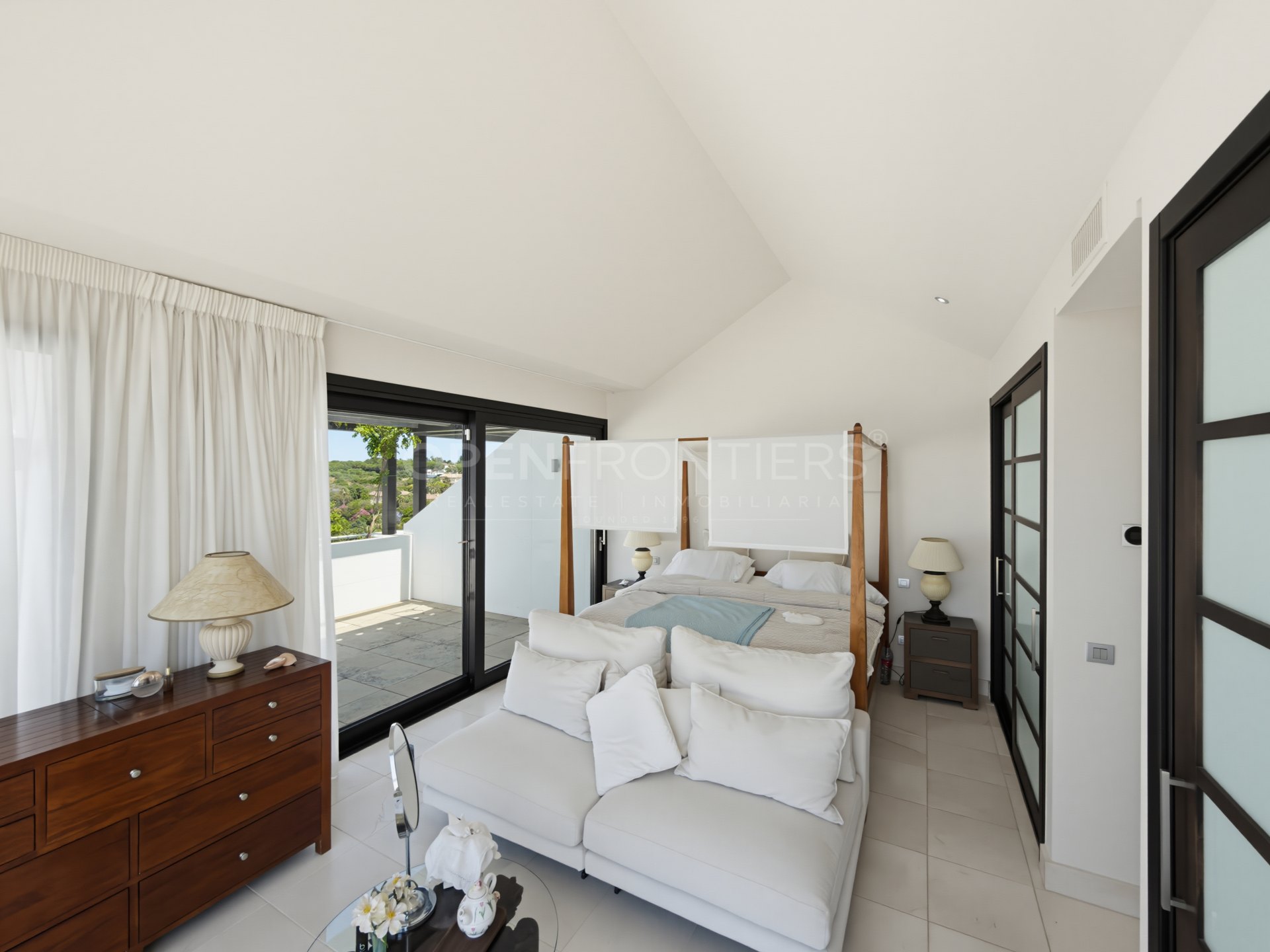 Contemporary duplex penthouse with private lift in Valderrama Sotogrande