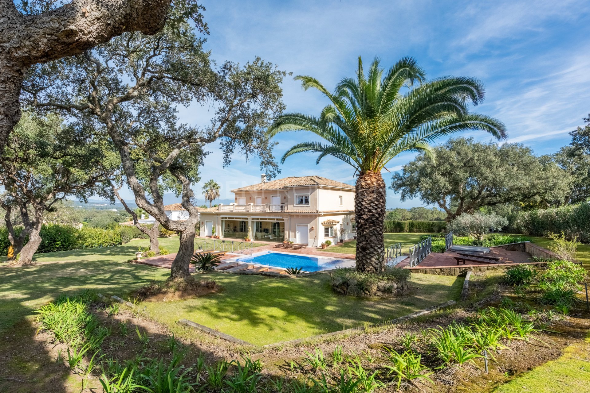 Villa met 7 slaapkamers aan de eerste lijn van de golfbaan in San Roque Club