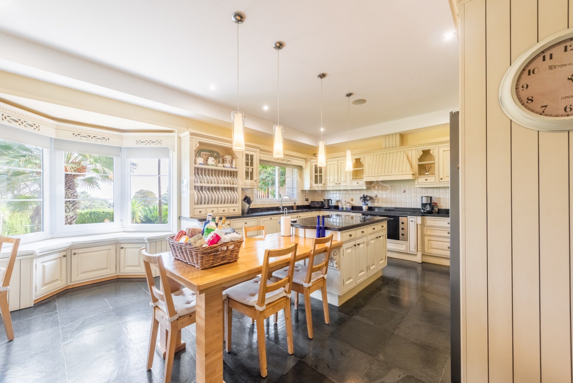 7-Bedroom Frontline Golf Villa in San Roque Club