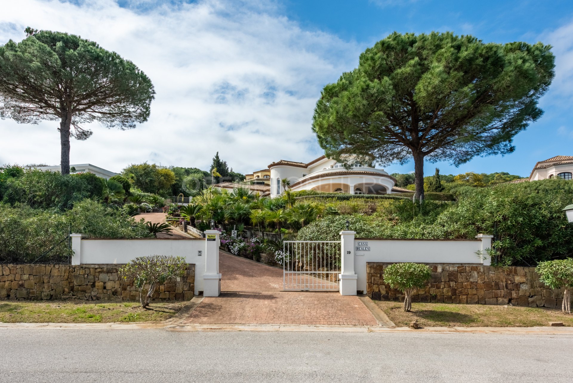 Family villa in Sotogrande Alto with panoramic sea views