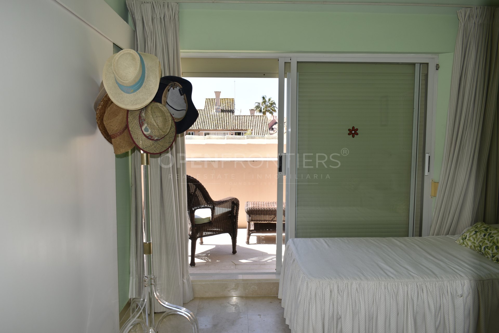Penthouse with Views over Sotogrande Marina