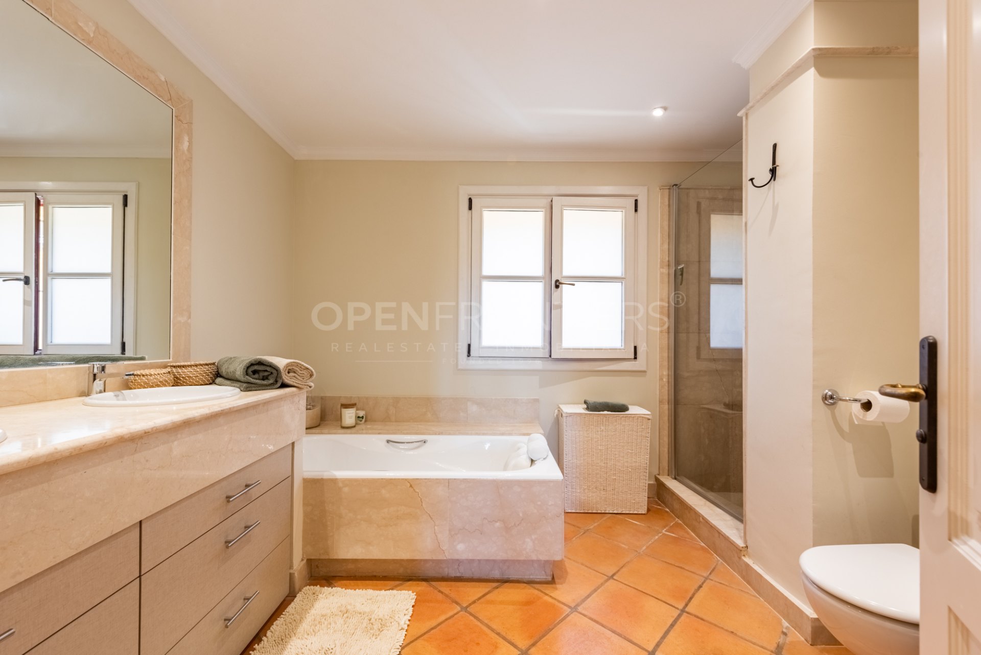 Renovated 3-bedroom townhouse in Los Carmenes de Almenara, Sotogrande Alto