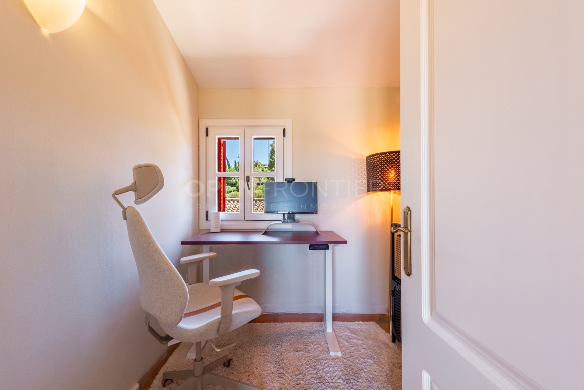 Renovated 3-bedroom townhouse in Los Carmenes de Almenara, Sotogrande Alto