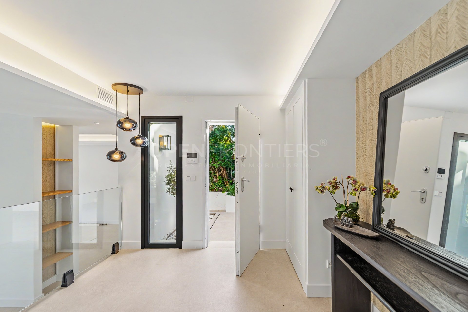 Villa de lujo con piscina privada y jardín en Sotogrande Costa