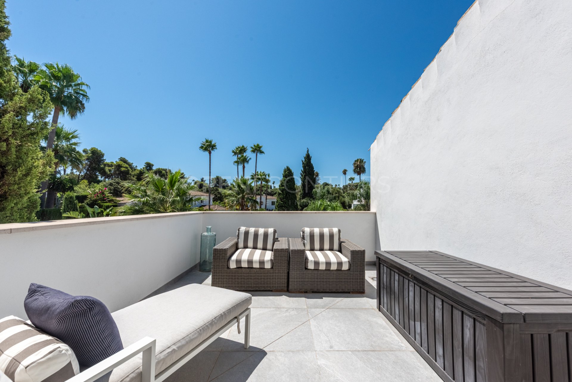 Renovated Villa with Private Pool and Gardens in Sotogrande Costa