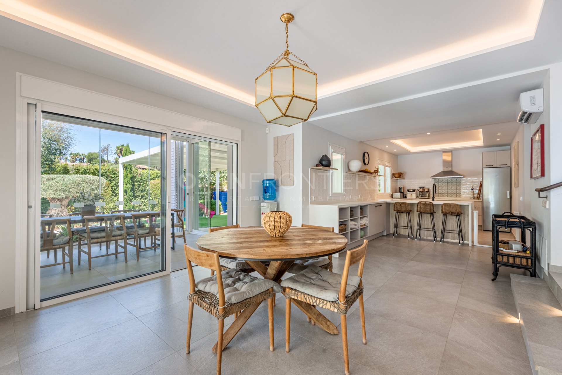 Renovated Villa with Private Pool and Gardens in Sotogrande Costa