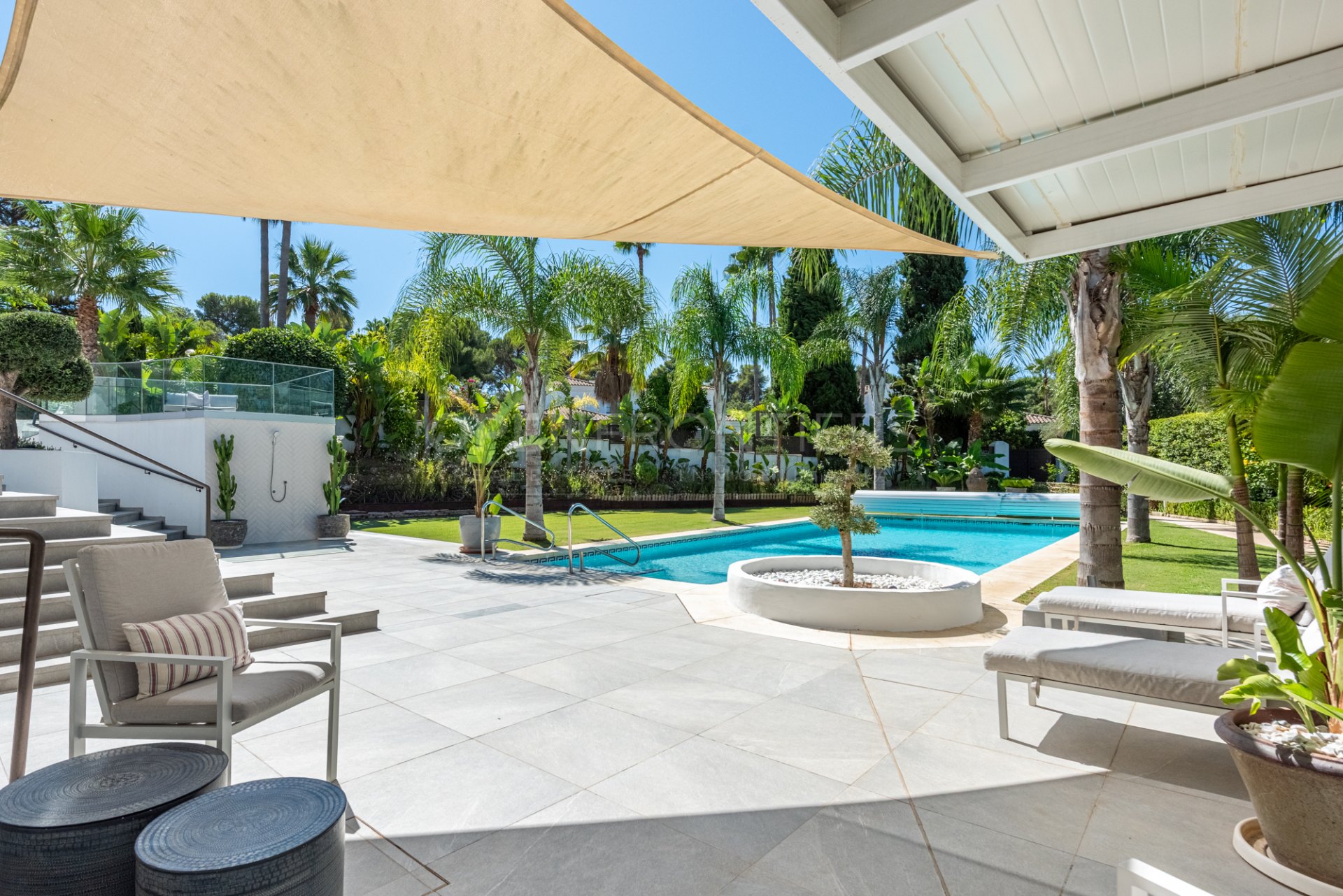 Renovated Villa with Private Pool and Gardens in Sotogrande Costa