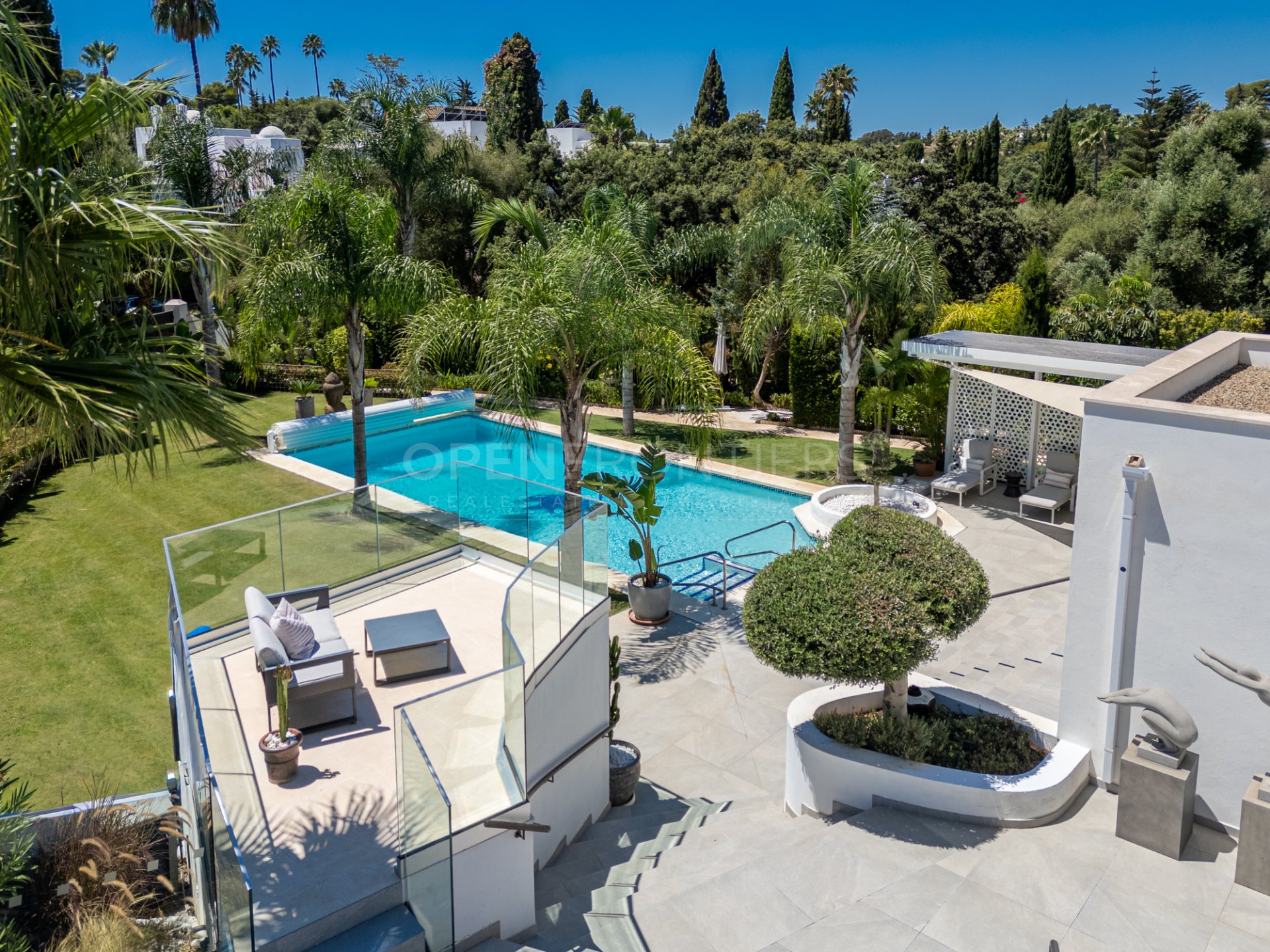 Renovated Villa with Private Pool and Gardens in Sotogrande Costa