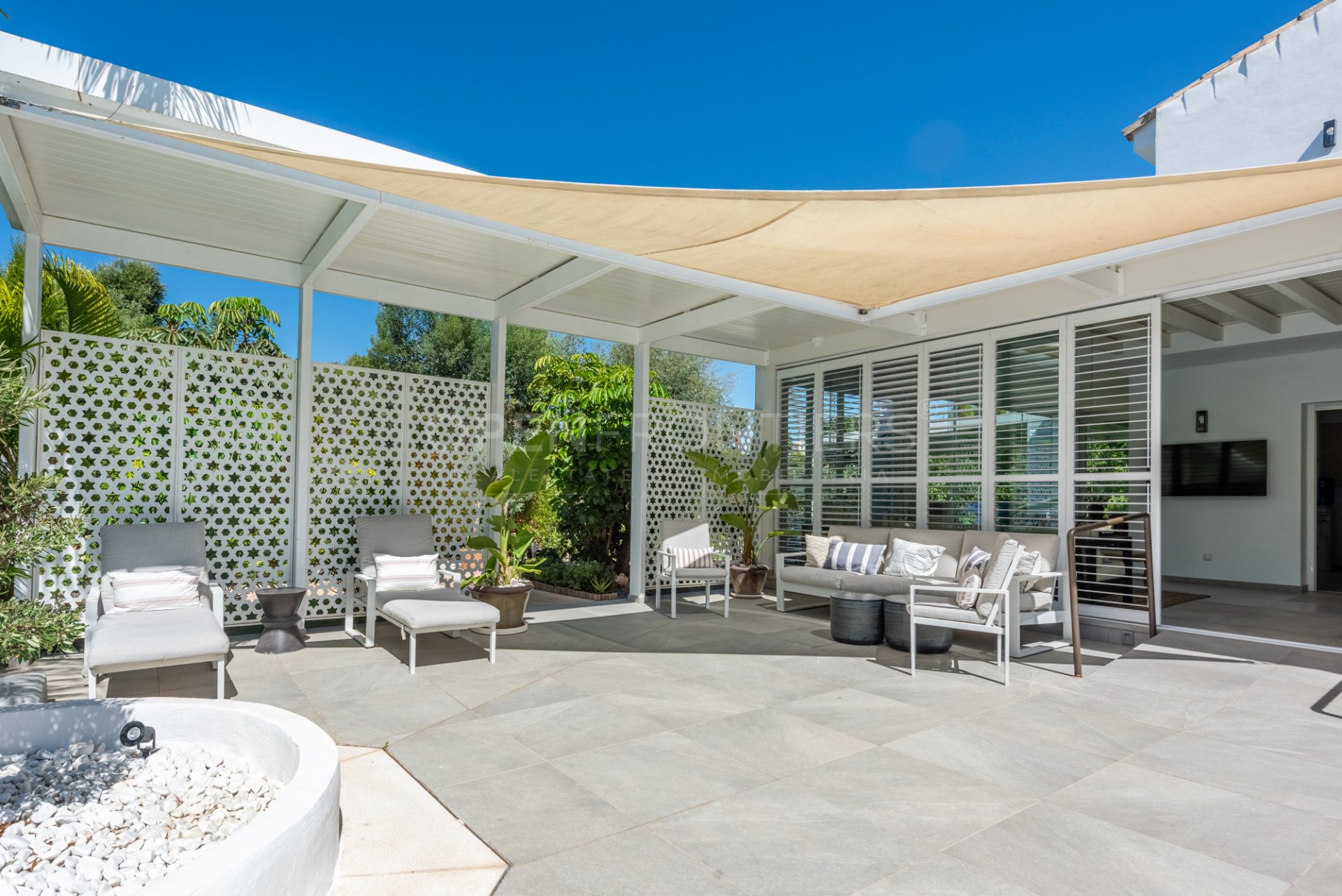 Renovated Villa with Private Pool and Gardens in Sotogrande Costa