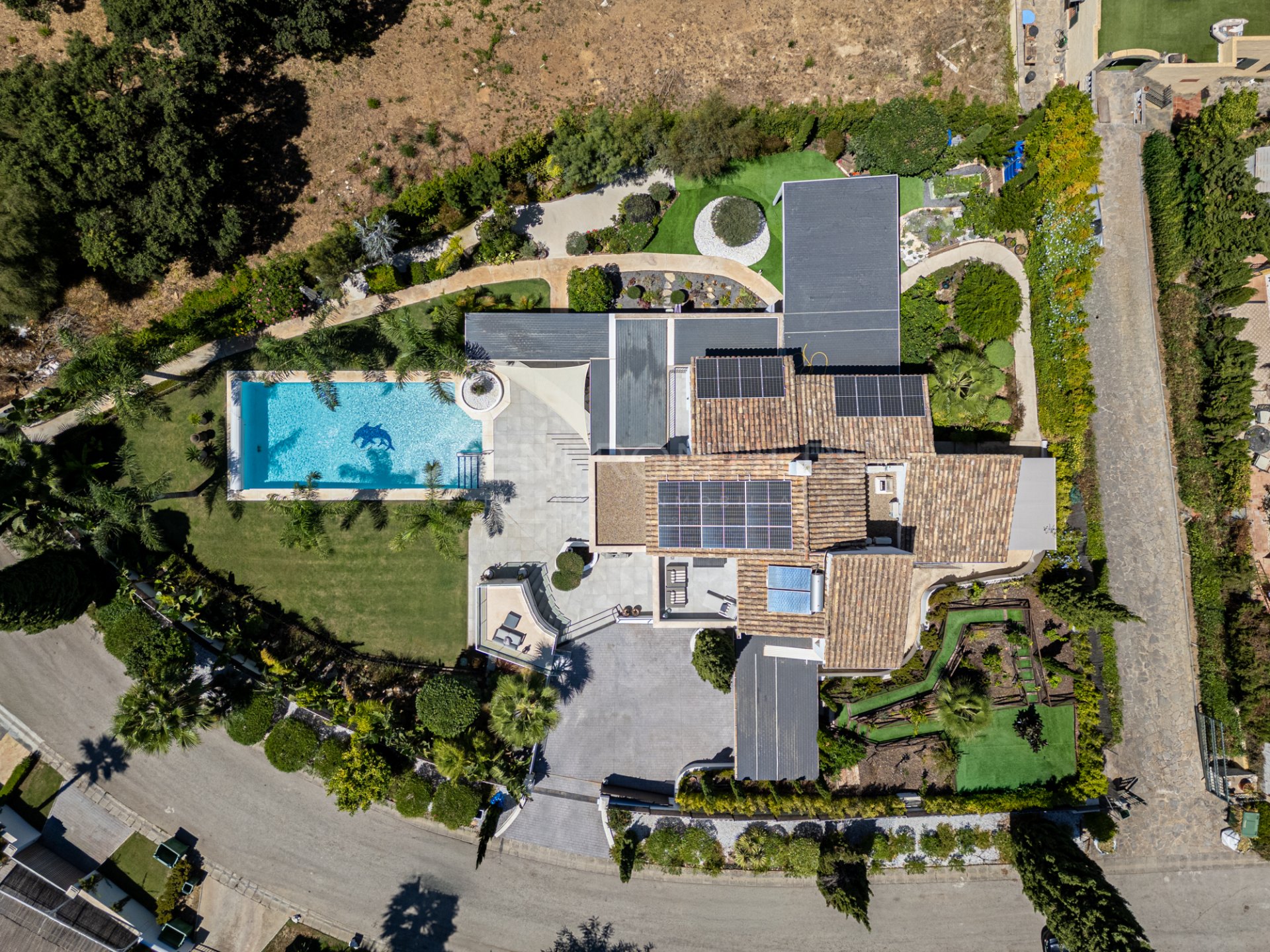 Renovated Villa with Private Pool and Gardens in Sotogrande Costa