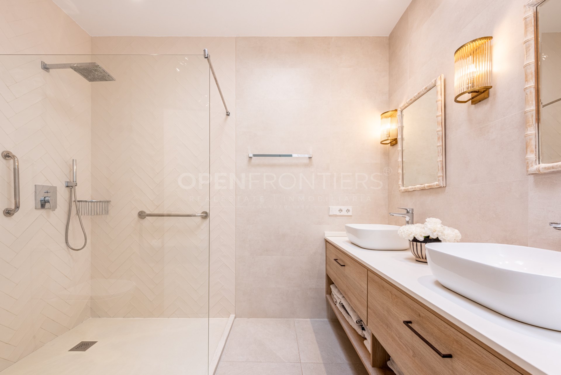 Renovated Villa with Private Pool and Gardens in Sotogrande Costa