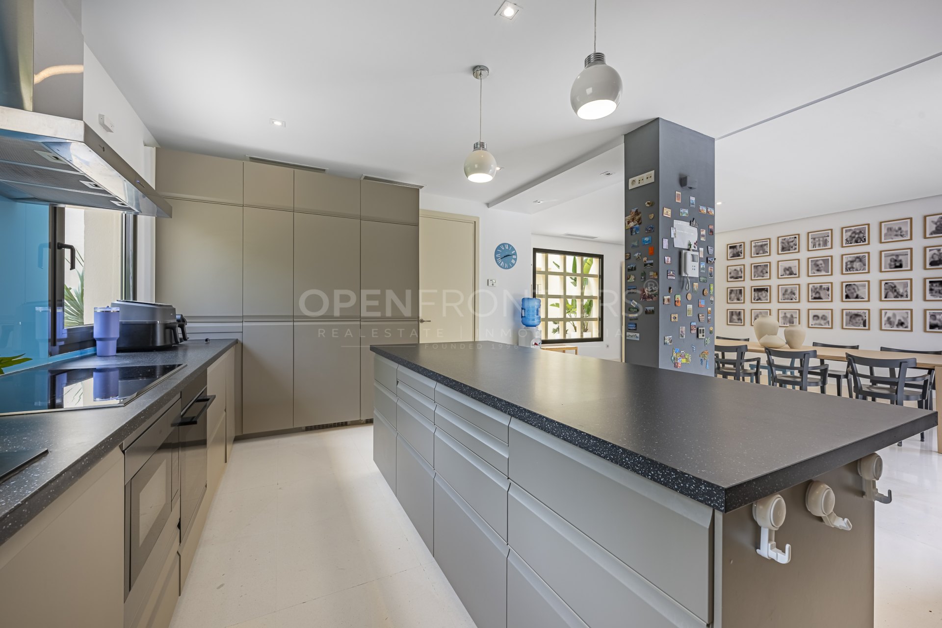 Contemporary Villa with Guest House in Sotogrande Alto