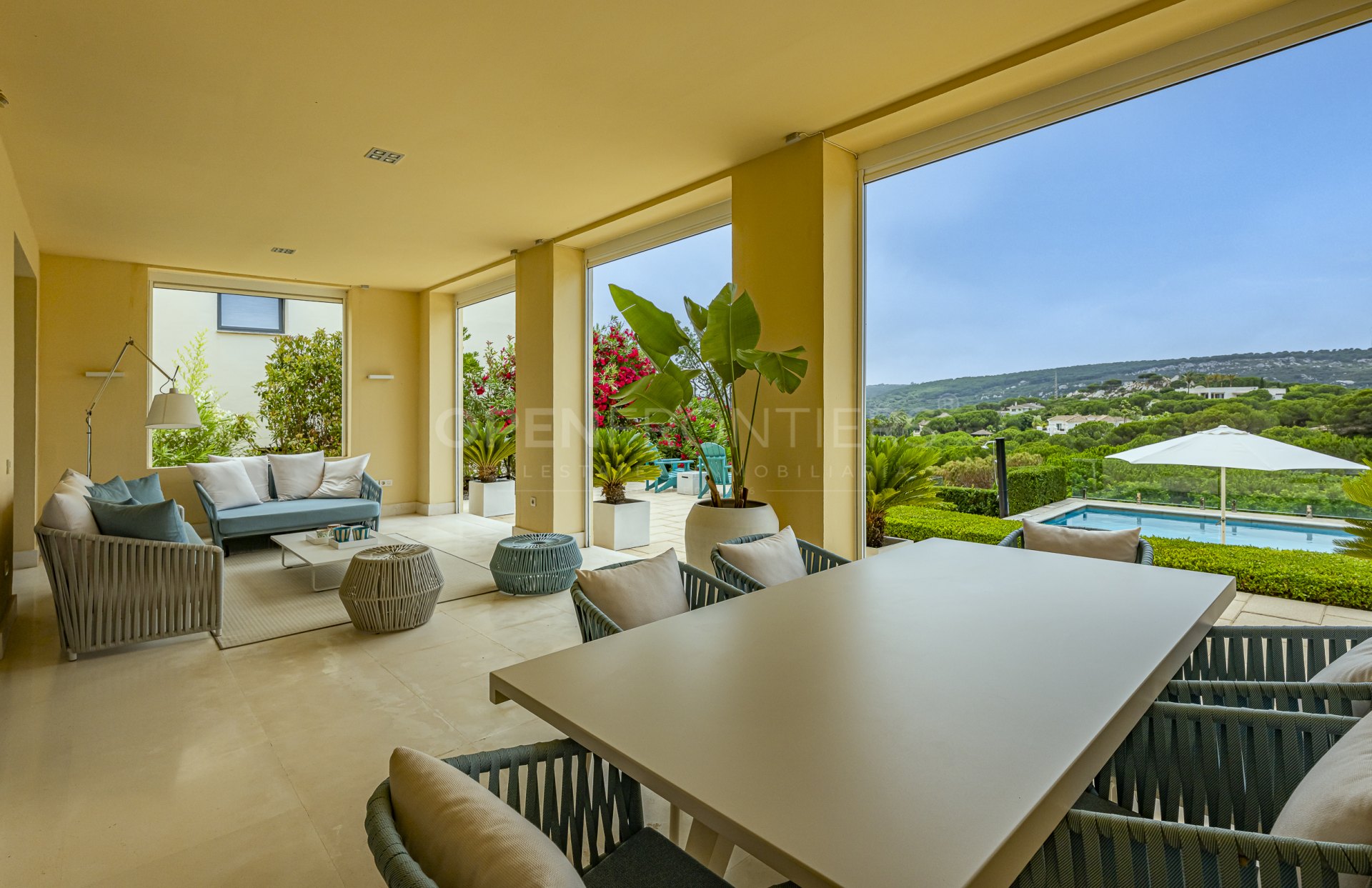 Contemporary Villa with Guest House in Sotogrande Alto