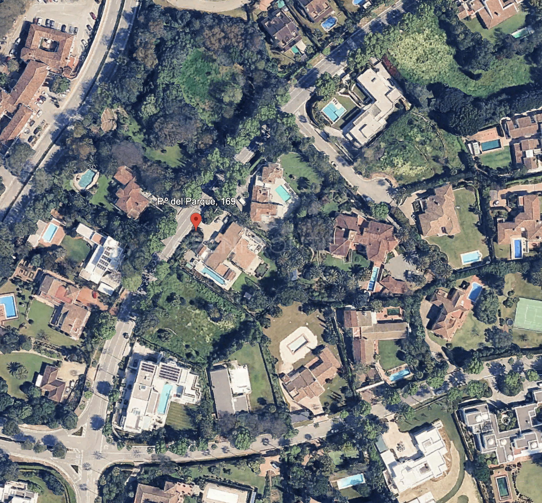 Plot in Kings & Queens, Sotogrande Costa with sea views