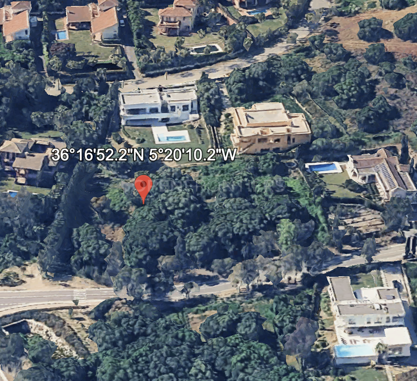 1,986 m² Building Plot on Avenida de los Cortijos, Sotogrande