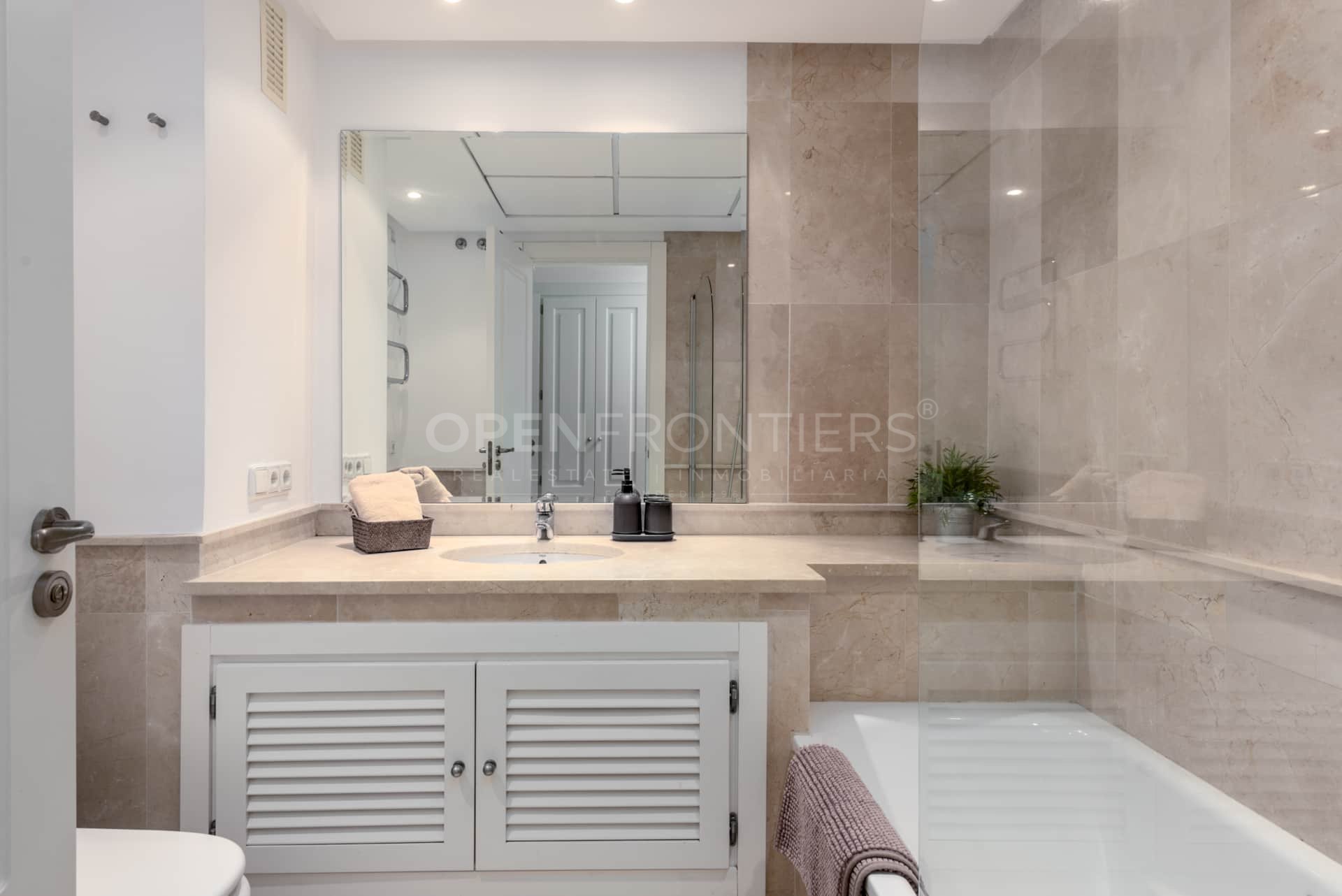 Apartment with Marina Views and Tourist Licence in Sotogrande Marina