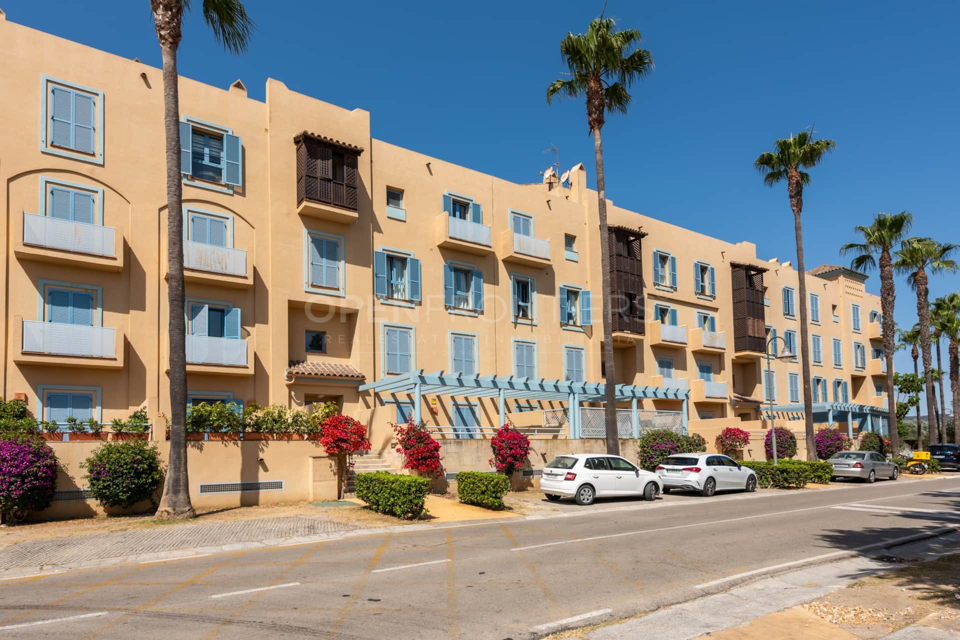 Apartment with Marina Views and Tourist Licence in Sotogrande Marina