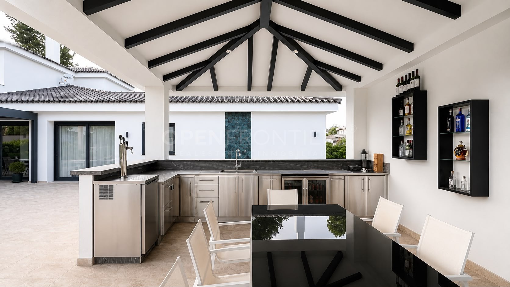 Renovated Villa with Pool in Kings & Queens, Sotogrande
