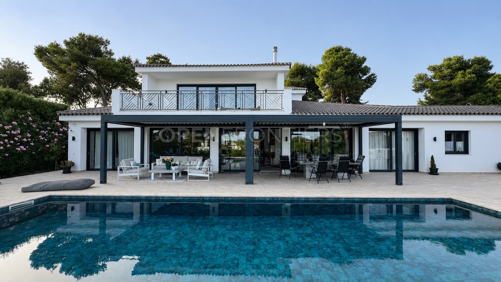 Renovated Villa with Pool in Kings & Queens, Sotogrande