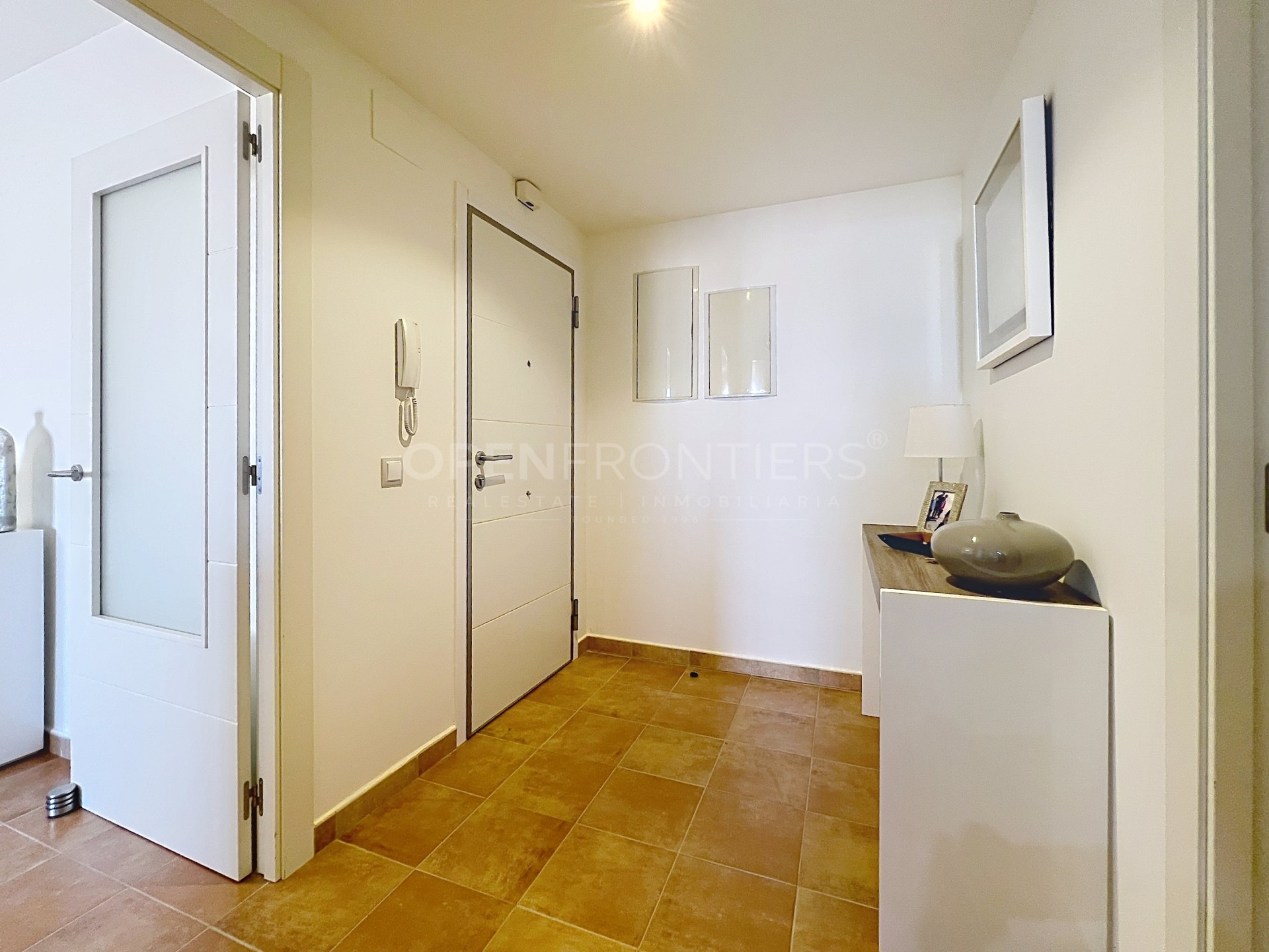 Ground Floor Apartment with Panoramic Sea and Golf Views in La Alcaidesa