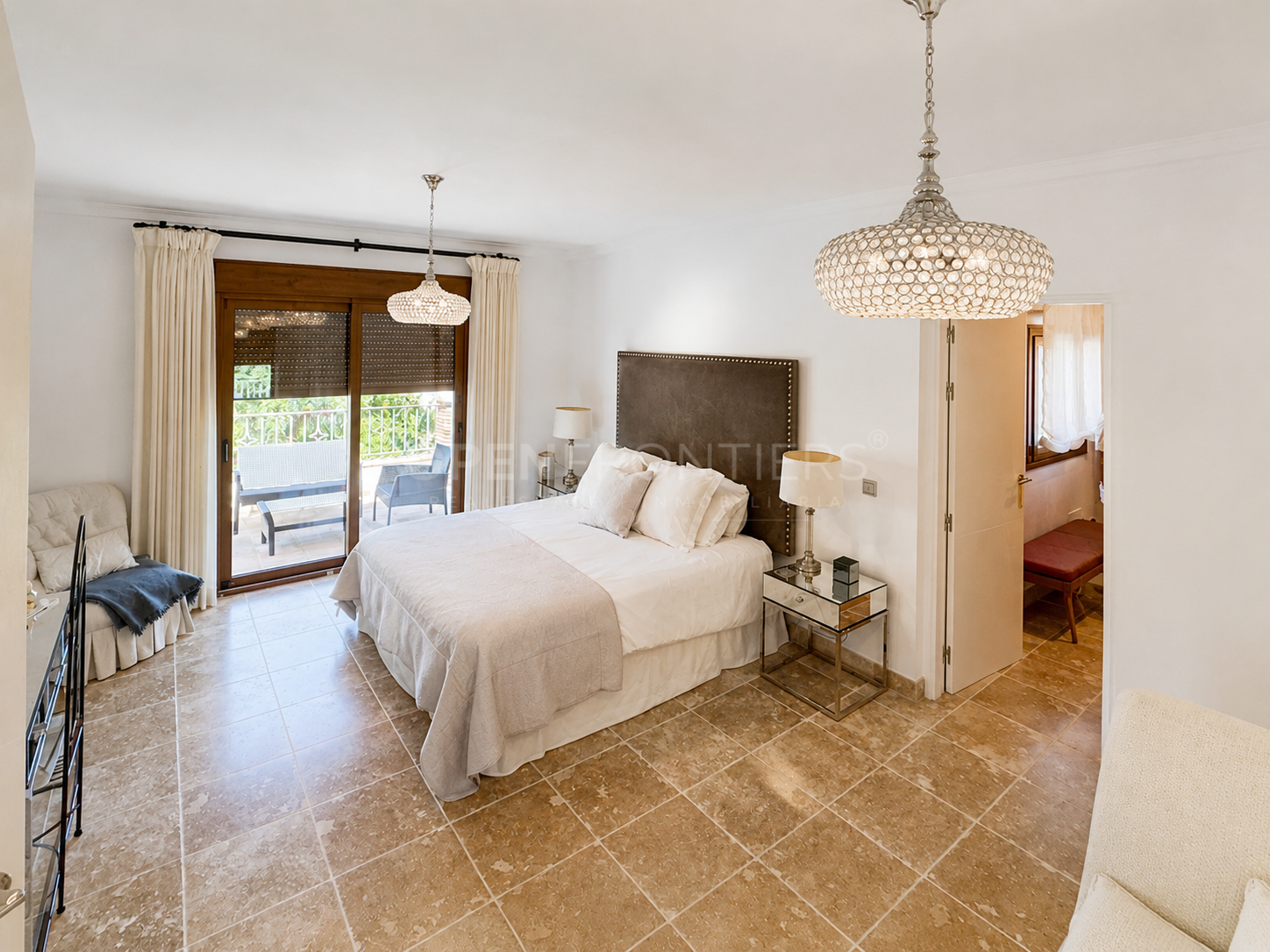 Mediterranean Villa with Private Pool in Sotogrande Costa