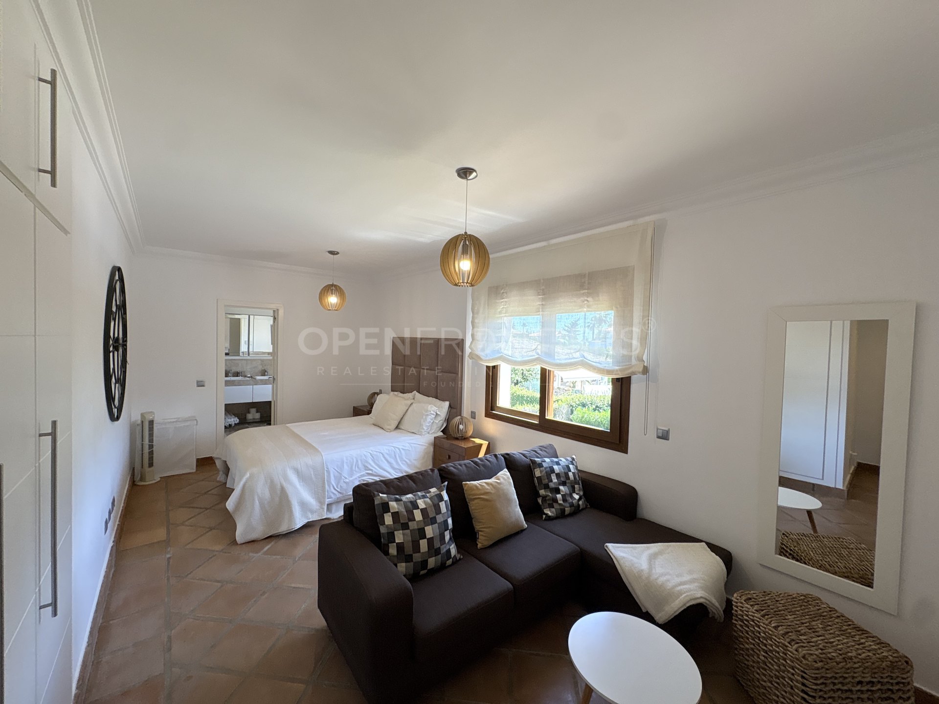Mediterranean Villa with Private Pool in Sotogrande Costa