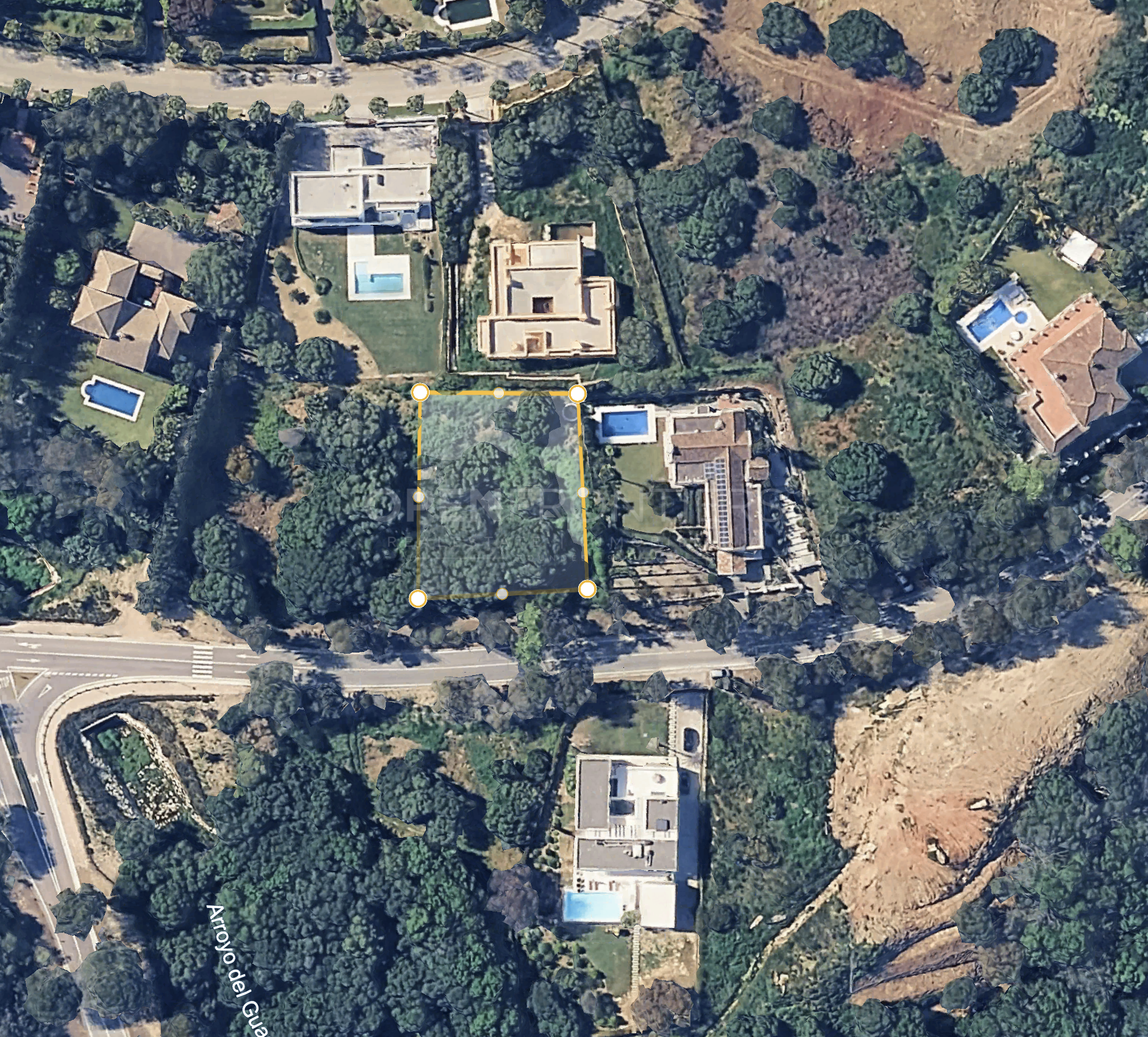 1,986 m² Building Plot on Avenida de los Cortijos, Sotogrande
