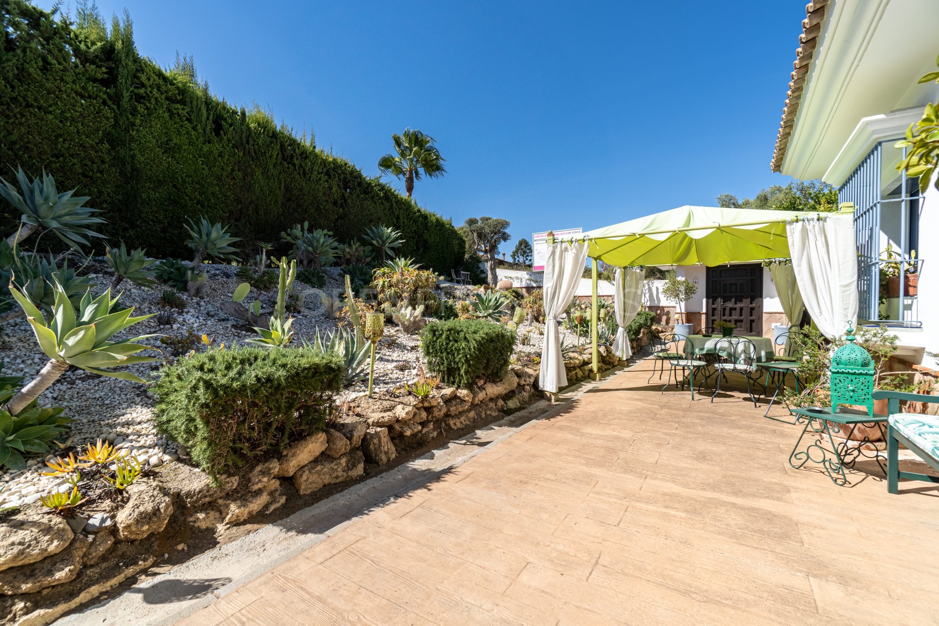 Spacious 6-Bedroom Family Villa with Garden in Sotogrande Zone B