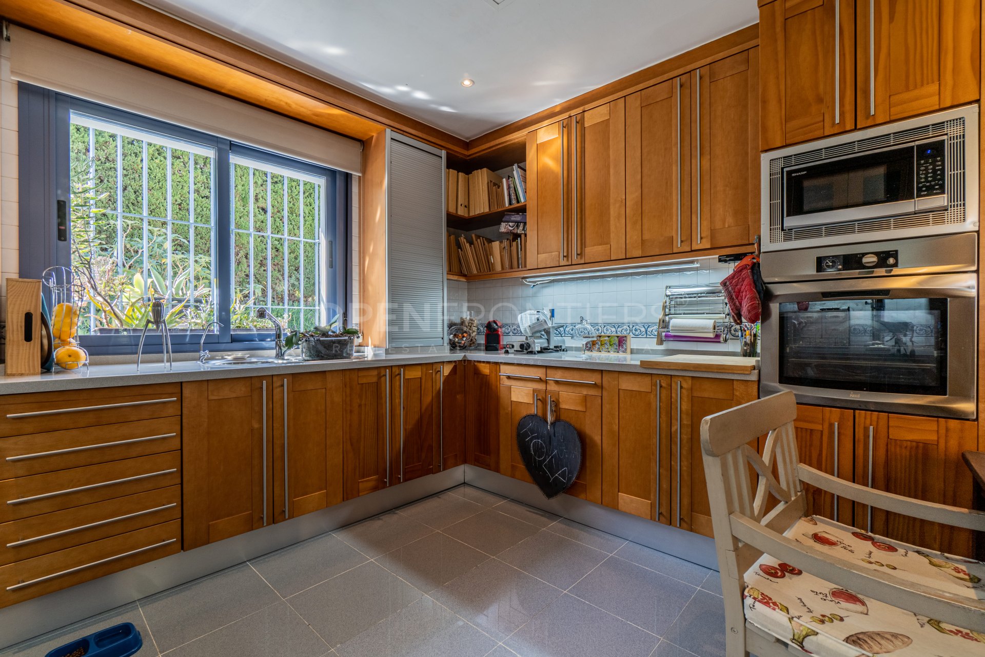 Spacious 6-Bedroom Family Villa with Garden in Sotogrande Zone B