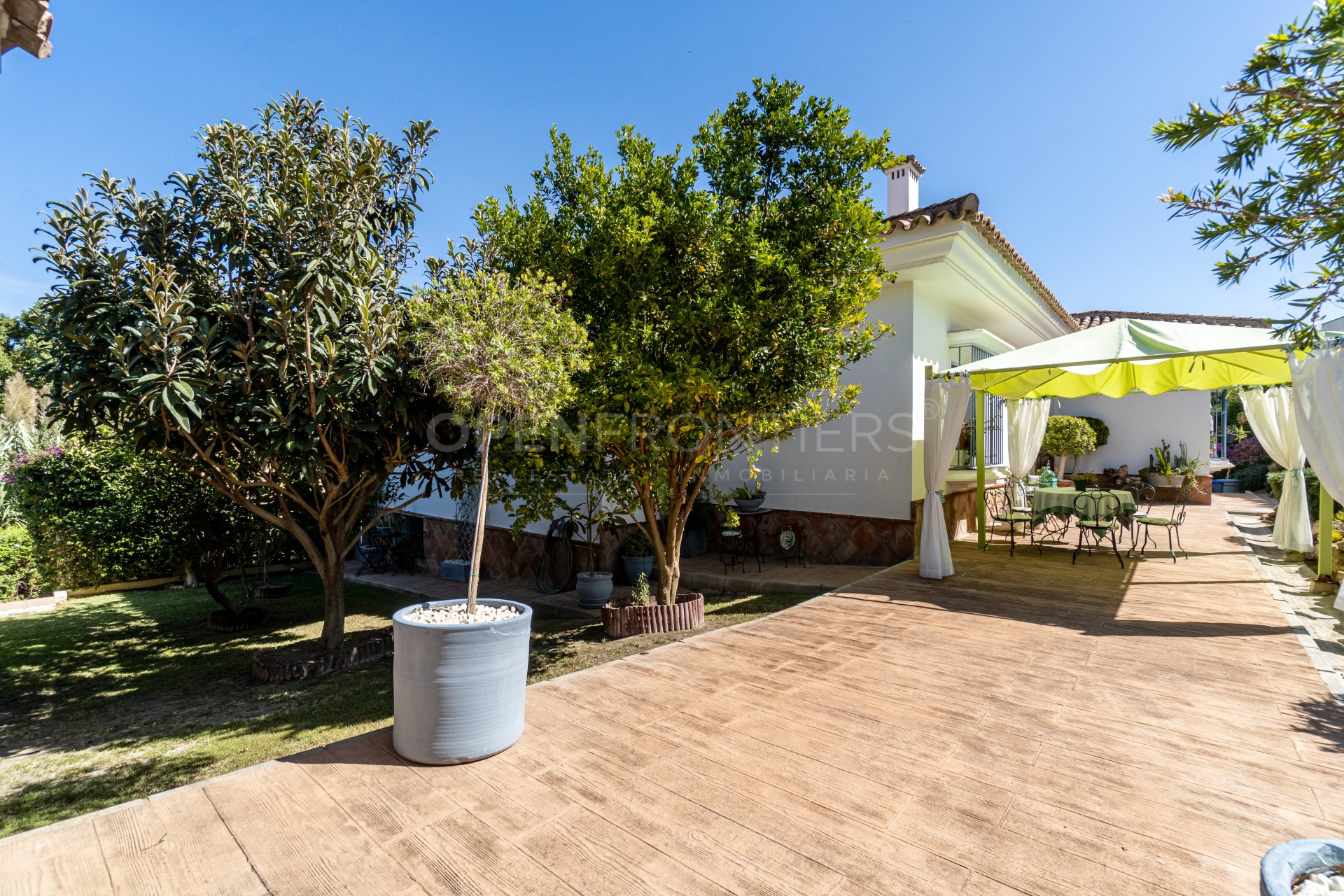 Spacious 6-Bedroom Family Villa with Garden in Sotogrande Zone B